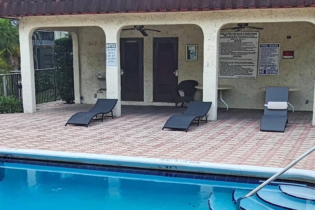 Fully Furnished, Beautiful, Spacious Two Bedroom Condo Lauderhill Extérieur photo