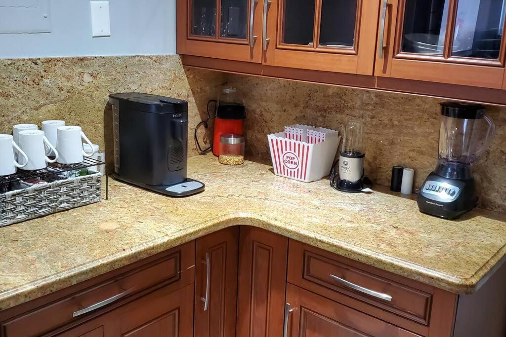 Fully Furnished, Beautiful, Spacious Two Bedroom Condo Lauderhill Extérieur photo