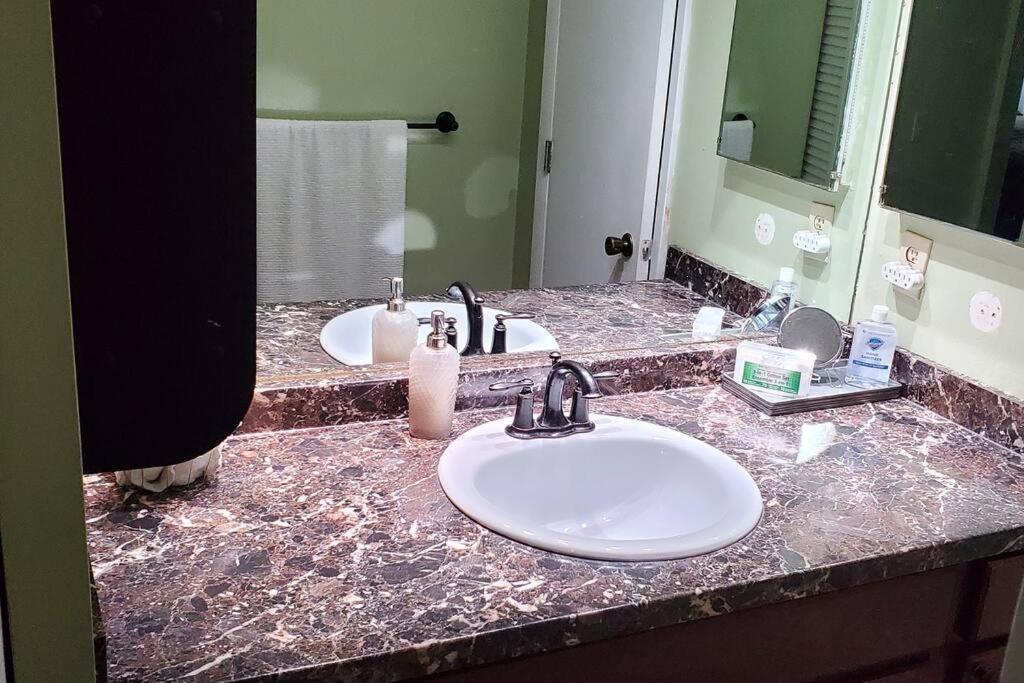 Fully Furnished, Beautiful, Spacious Two Bedroom Condo Lauderhill Extérieur photo