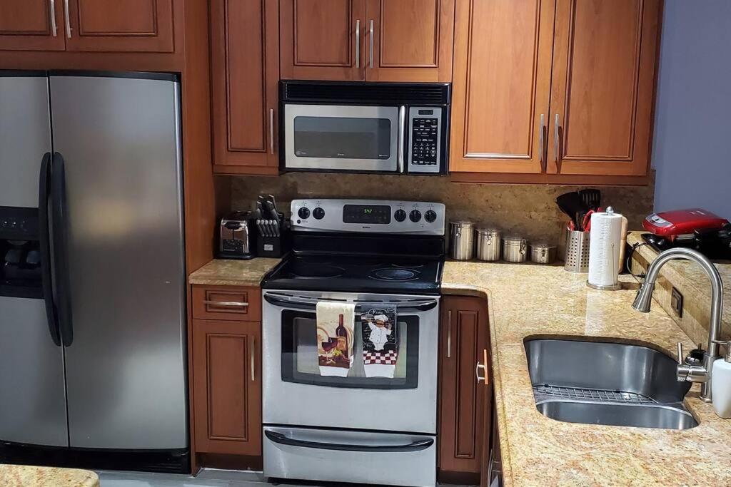 Fully Furnished, Beautiful, Spacious Two Bedroom Condo Lauderhill Extérieur photo