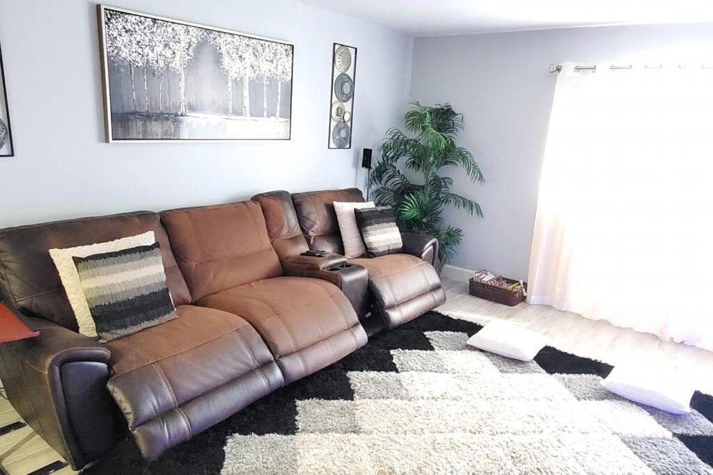 Fully Furnished, Beautiful, Spacious Two Bedroom Condo Lauderhill Extérieur photo